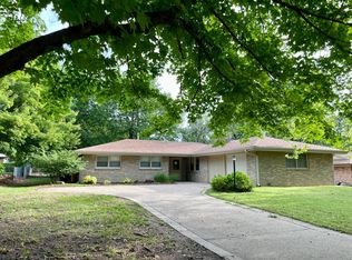 1813 Vaughn Dr, Manhattan, KS 66502