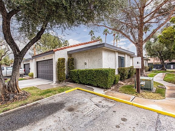 2nd image of 3440 Pino Cir