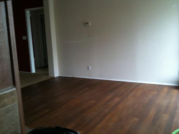 4th image of 453 W Jauer St