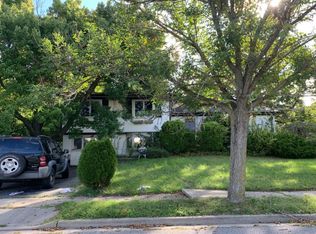 4 W Park Dr, Old Bethpage, NY 11804