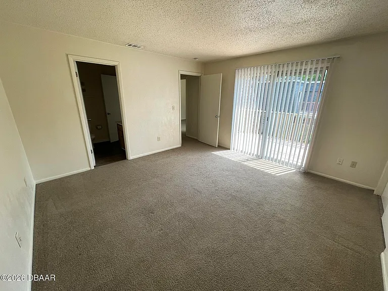 75 Springwood Sq — Photo 9