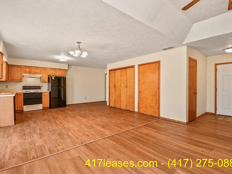 3318 S Valley View Dr — Photo 10