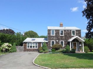 167 Manchester St, Westbury, NY 11590