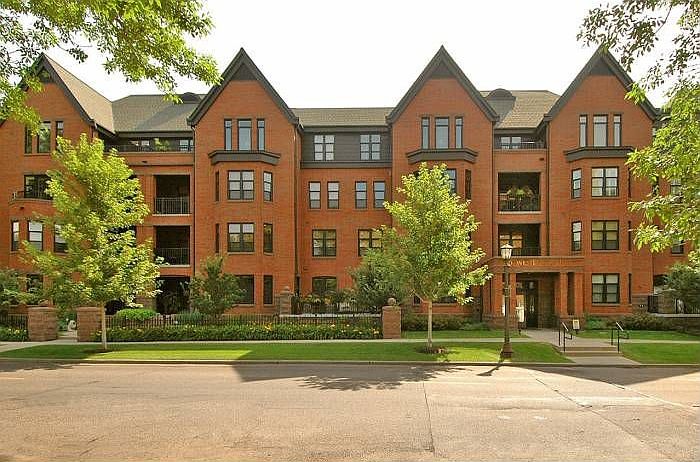 80 Western Ave. N #100