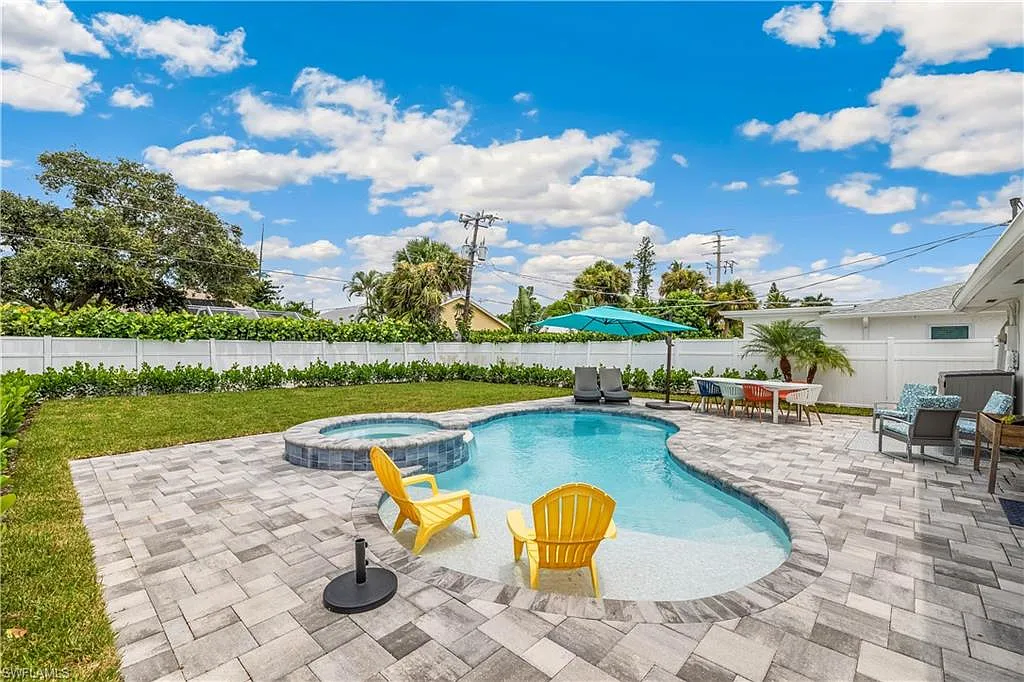 3 bed, 2.0 bath, 1400 sqft, $9,000 — Photo 2