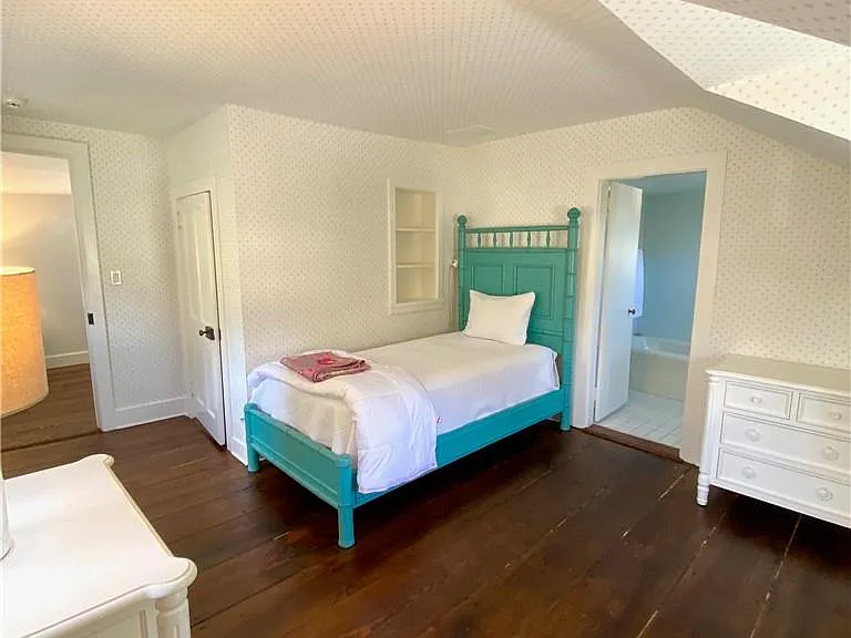 333 Hook Rd — Photo 18