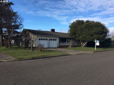 384 S Morrison St, Coos Bay, OR, 97420