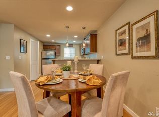 12038 Roosevelt Way NE APT B, Seattle, WA 98125