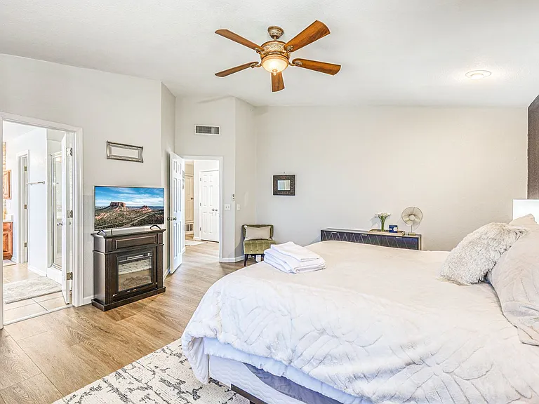 1627 Brillo Del Sol #C-T — Photo 17