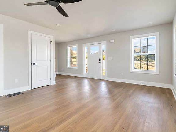 5th image of 2500 Old Hapeville Rd SW