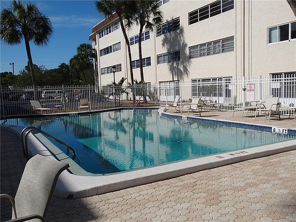 4th image of 6370 1st St N APT 301