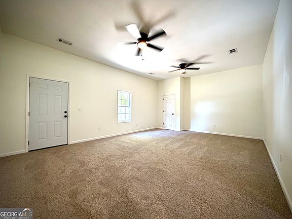 4th image of 118 Pinecone Dr
