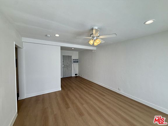 3rd image of 221 S Kenwood St #6