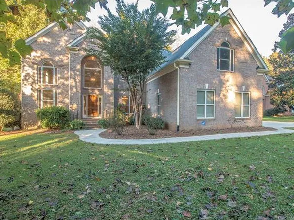 3610 Mountain Cove Dr, Charlotte, NC 28216
