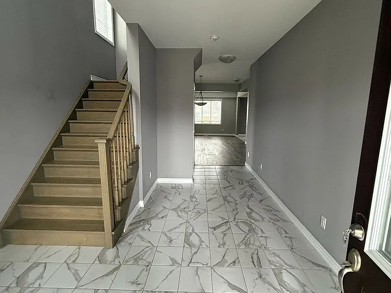 96 Bethune Ave — Photo 2