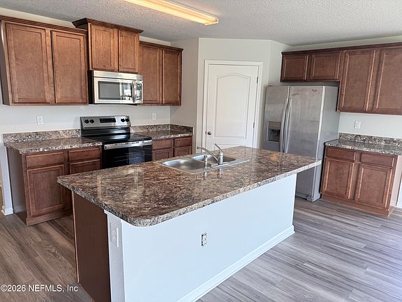 3rd image of 3851 FALCON CREST Drive