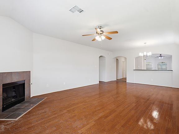 5th image of 4504 Leeds Dr
