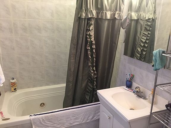 2nd image of 2139 W Granville Ave #1