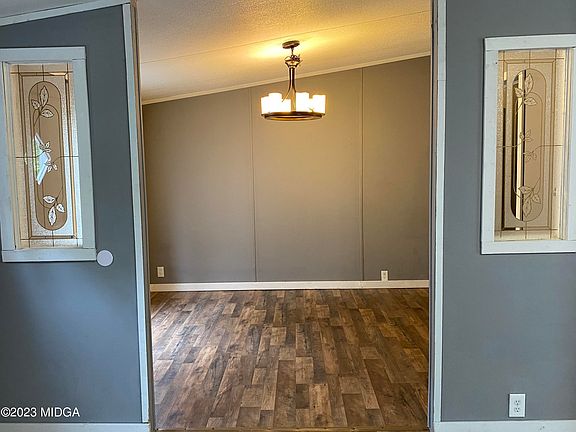 5th image of 161 Chapel Hill Cir