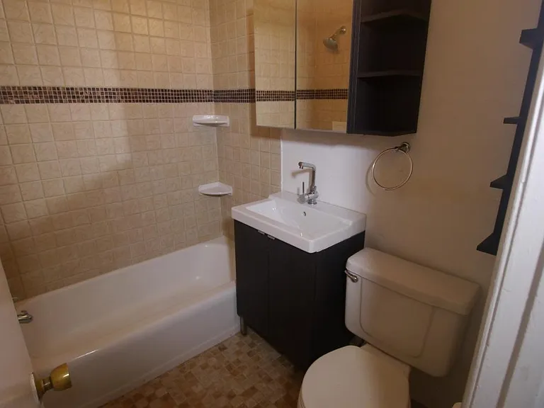 Full Bathroom