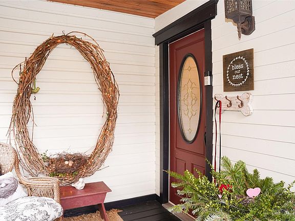 5th image of 814 Hereward Rd