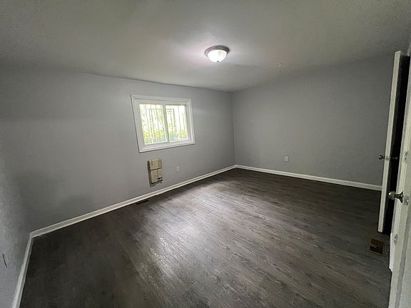 4th image of 56 Wall St #3