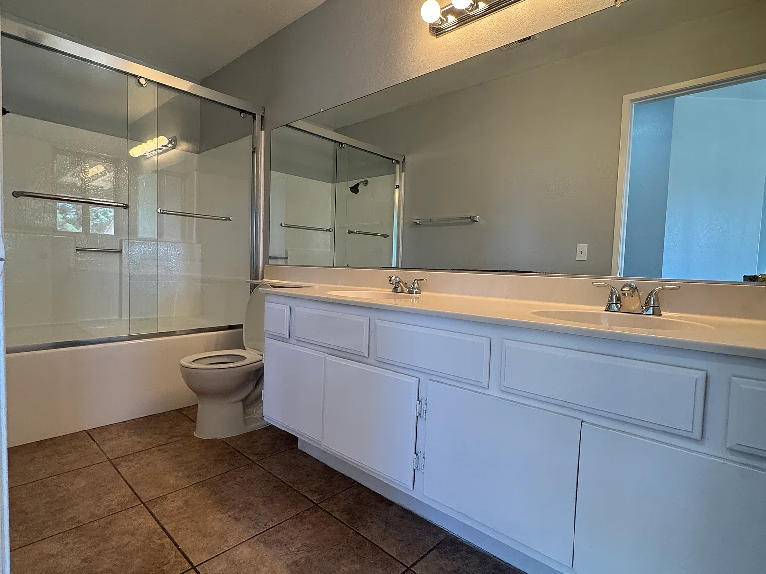 4 bed, 1671 sqft, $2,800 — Photo 3