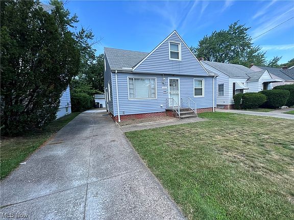 2nd image of 1520 E 221st St