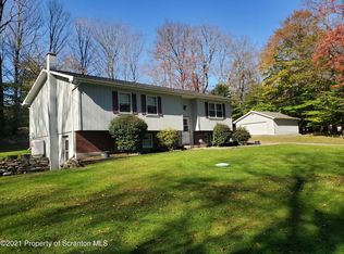 431 Clifton Beach Rd, Gouldsboro, PA 18424
