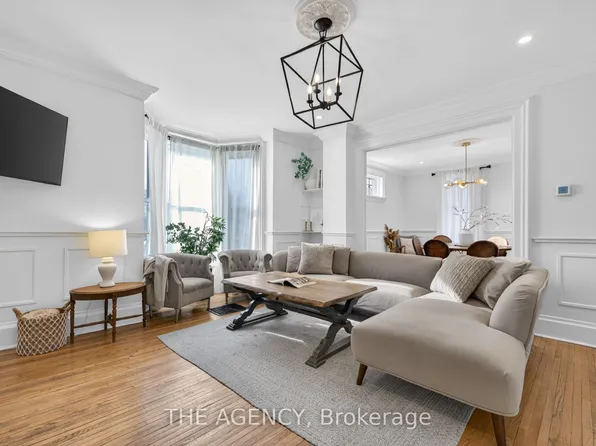 4456 Park St, Niagara Falls, ON L2E 2P6