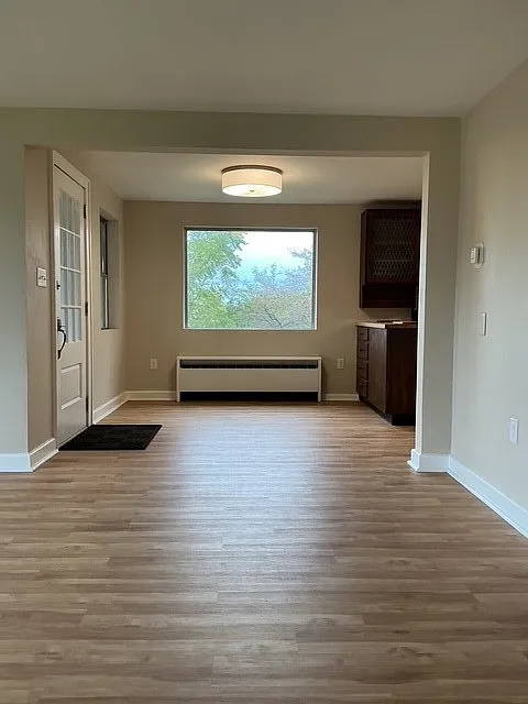 3 bed, 1.5 bath, 2000 sqft, $2,900 — Photo 3
