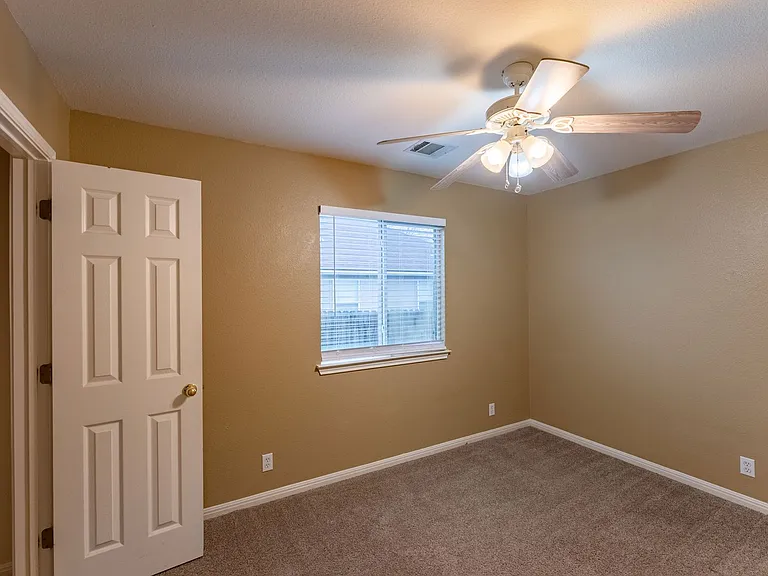 109 Granite Shoals Dr — Photo 7