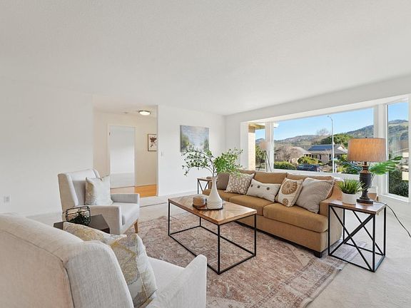 4th image of 7262 Oakmont Drive