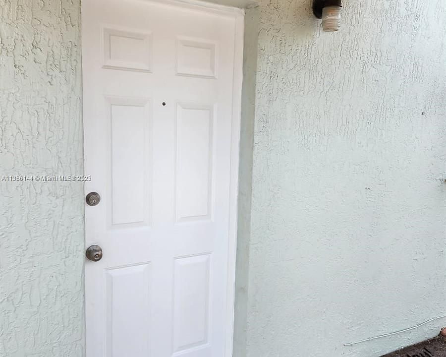 1st image of 520 E 44th St #1W