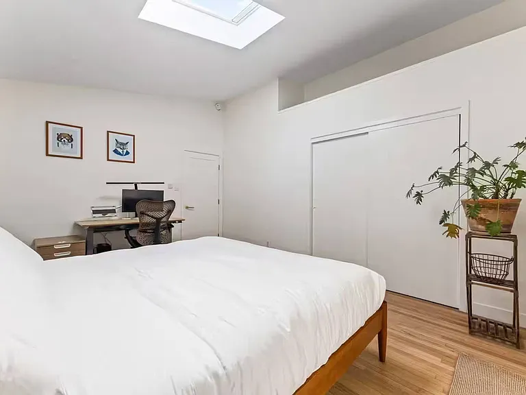 3795 Fredonia Dr — Photo 49