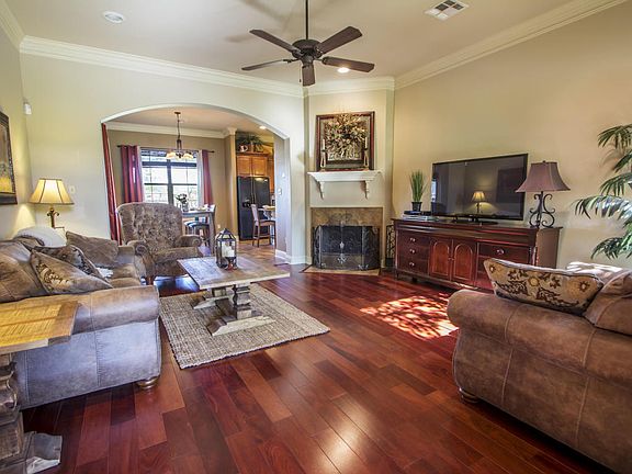 3rd image of 408 Blackwater River Dr