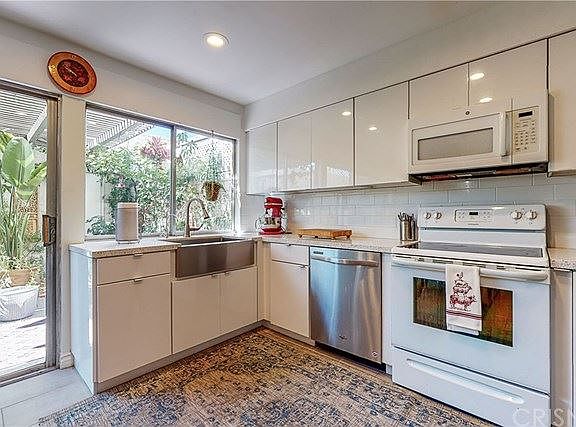 4th image of 25286 Avenida Dorena #11