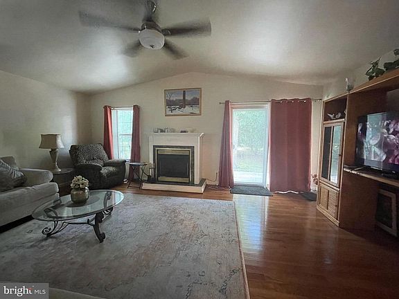 4th image of 6191 Robin Dr