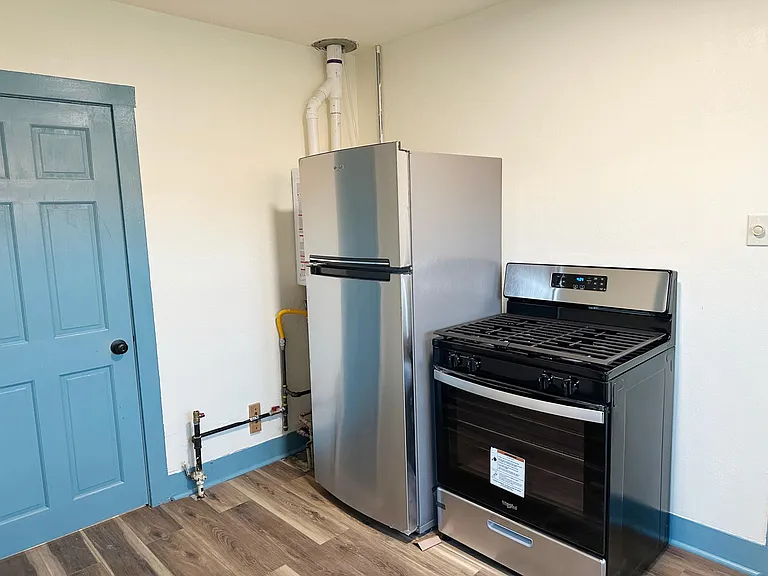 544 Franklin Ave #B — Photo 7