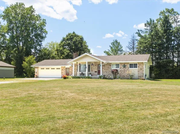 3468 1st St, Casco, MI 48064