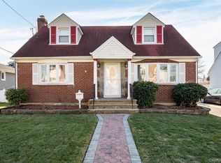 30 1St Street, New Hyde Park, NY 11040