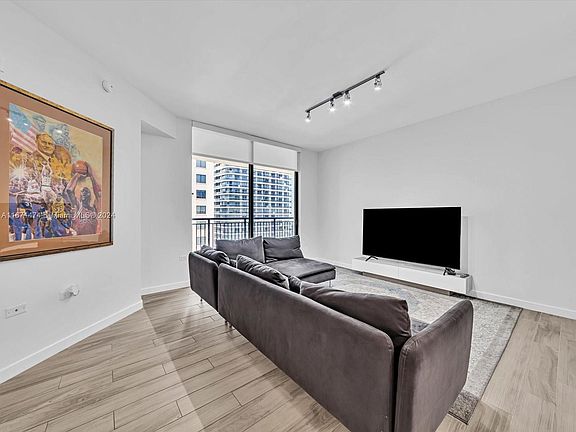 2nd image of 999 SW 1st Ave APT 2901