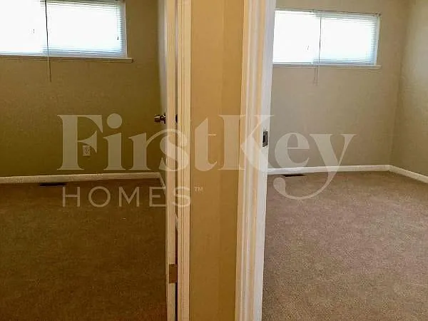 11428 Framingham Dr — Photo 17