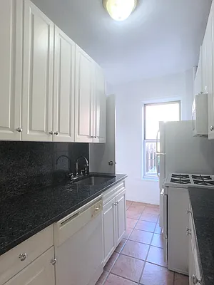 Rented by Bond New York | media 12