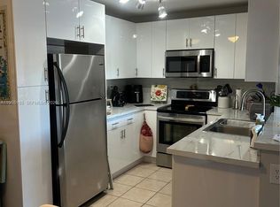 Palms Of Pembroke Condo, Hollywood, FL 33025