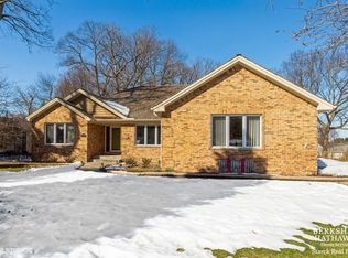 1017 Rosewood Dr, Carpentersville, IL