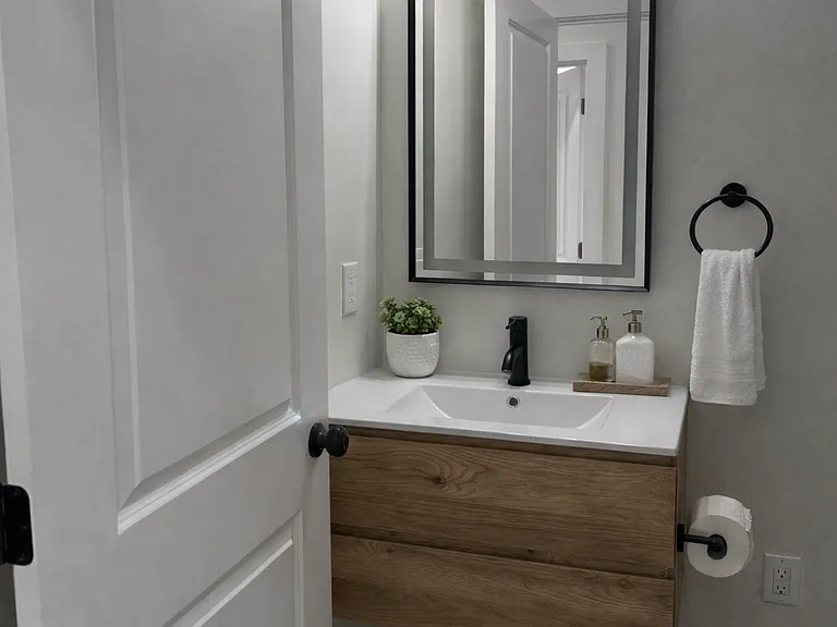 12 Nelson Pl #1 — Photo 6