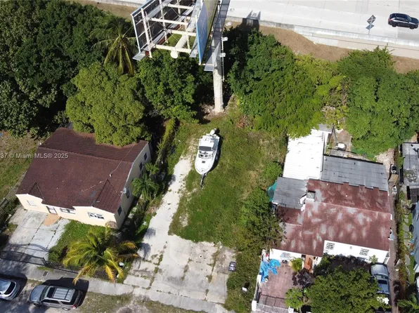 321 NW 37th St, Miami, FL 33127