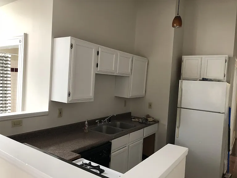 455 Warner St #1 — Photo 8
