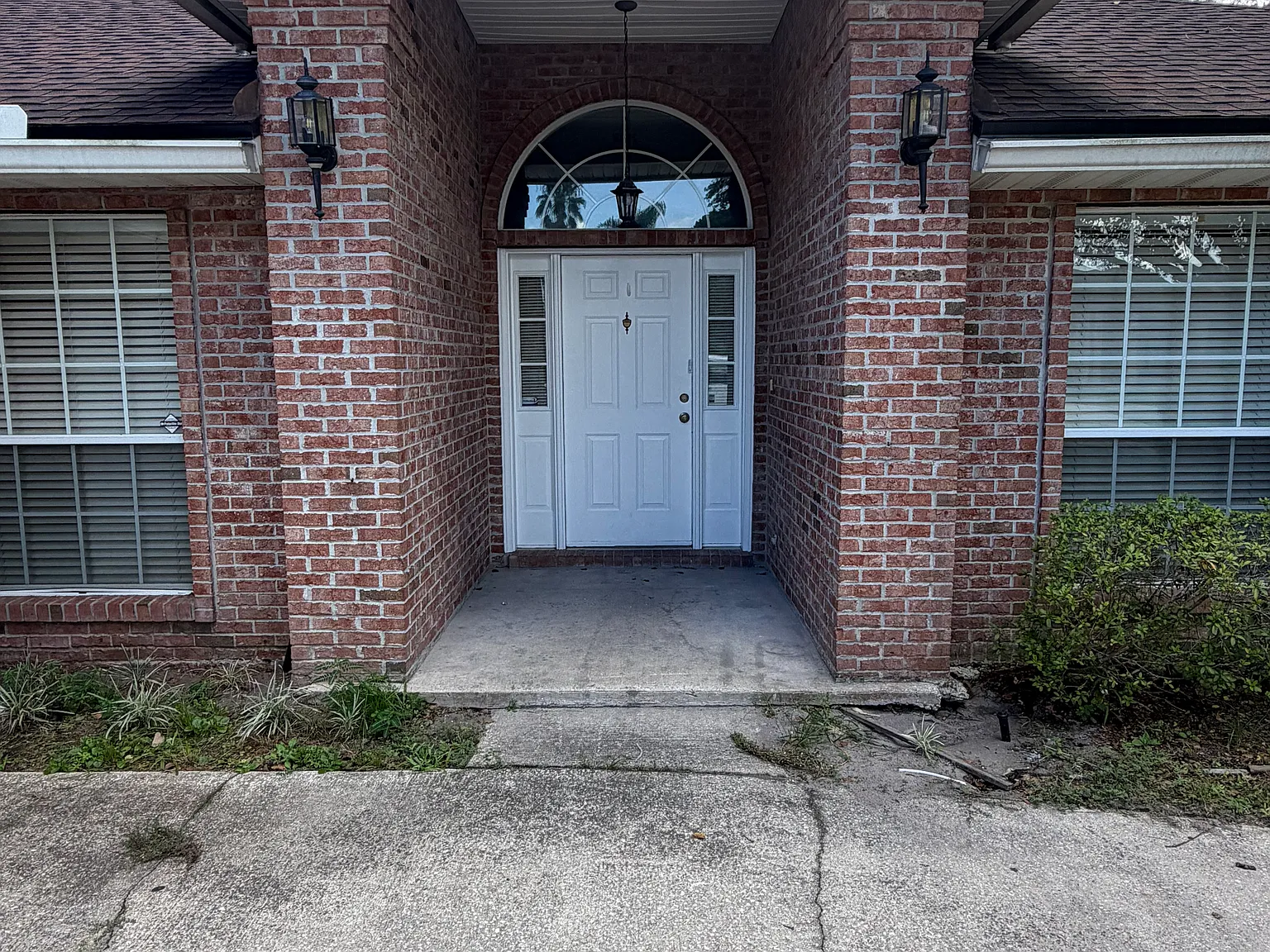 4 bed, 2139 sqft, $3,300 — Photo 3